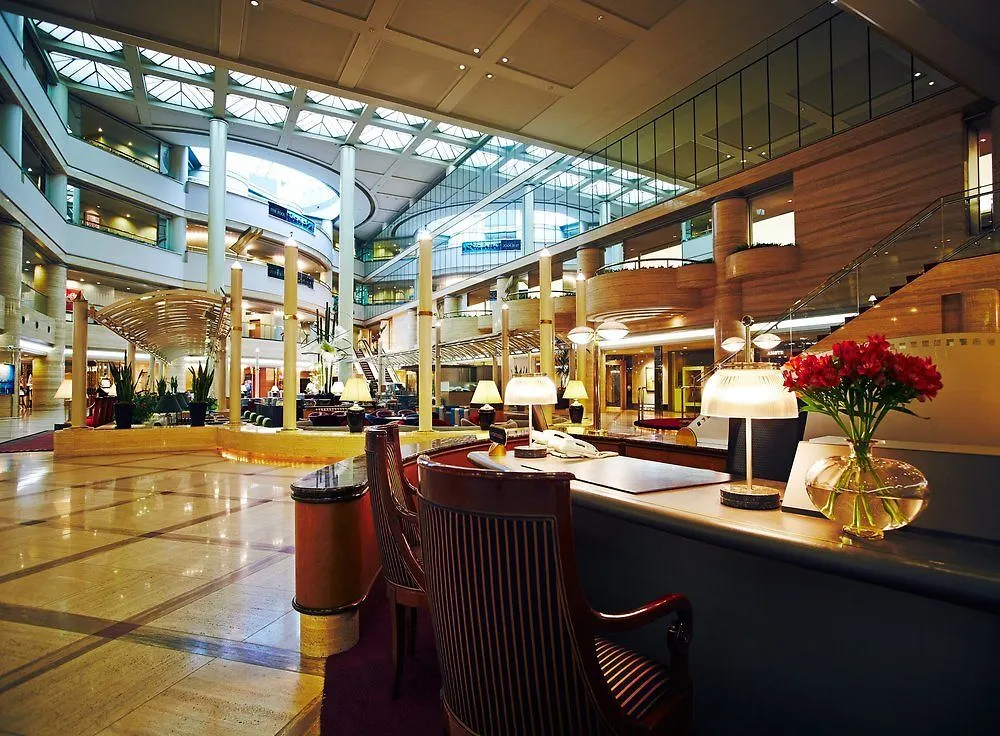 Hotel New Otani Osaka 5*,  Japan